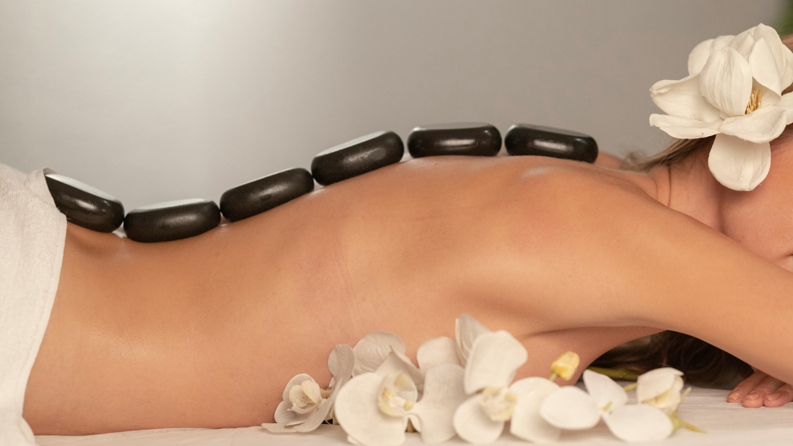 7 Types of Massage Therapy for Back Pain 1 937513c2 bbb6 4e57 8d94 56dd972d6f42